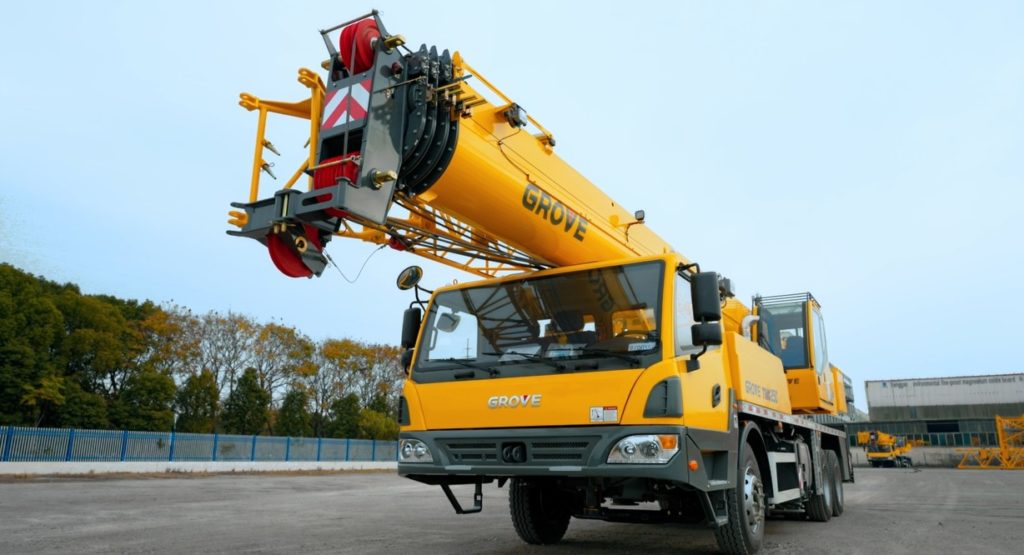 MANITOWOC UNVEILS NEW LOW COST RANGE OF GROVE TRUCK-MOUNTED CRANES