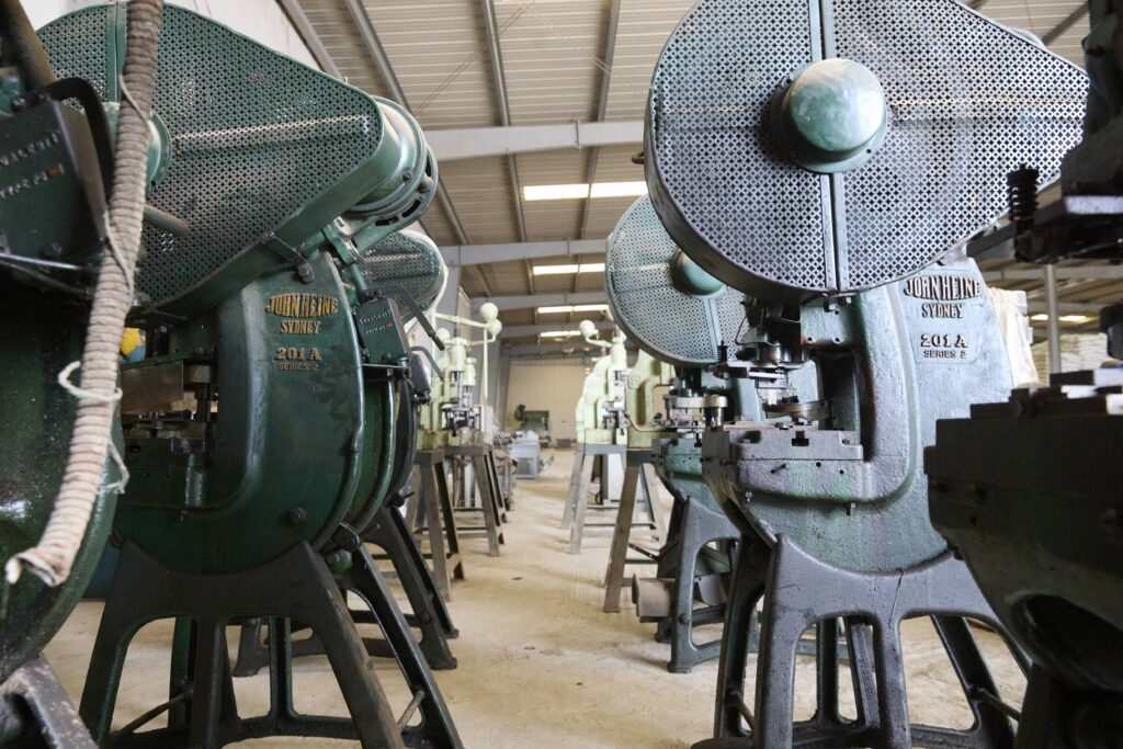 Cracking Machine - Naco